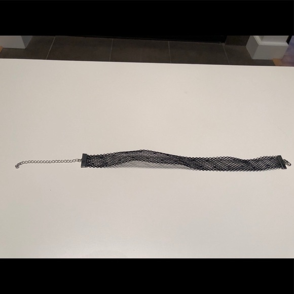 Choker - Picture 2 of 3